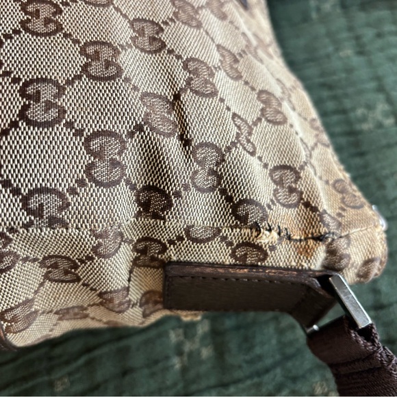 Gucci Tan and Brown Monogram Bag - Picture 11 of 16